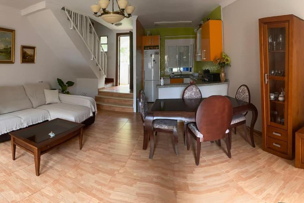 Chalet Adosado Corta Temporada 2 Dormitorios Benalmádena Exteriér fotografie