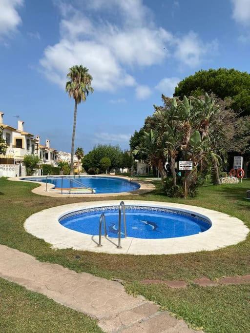 Chalet Adosado Corta Temporada 2 Dormitorios Benalmádena Exteriér fotografie